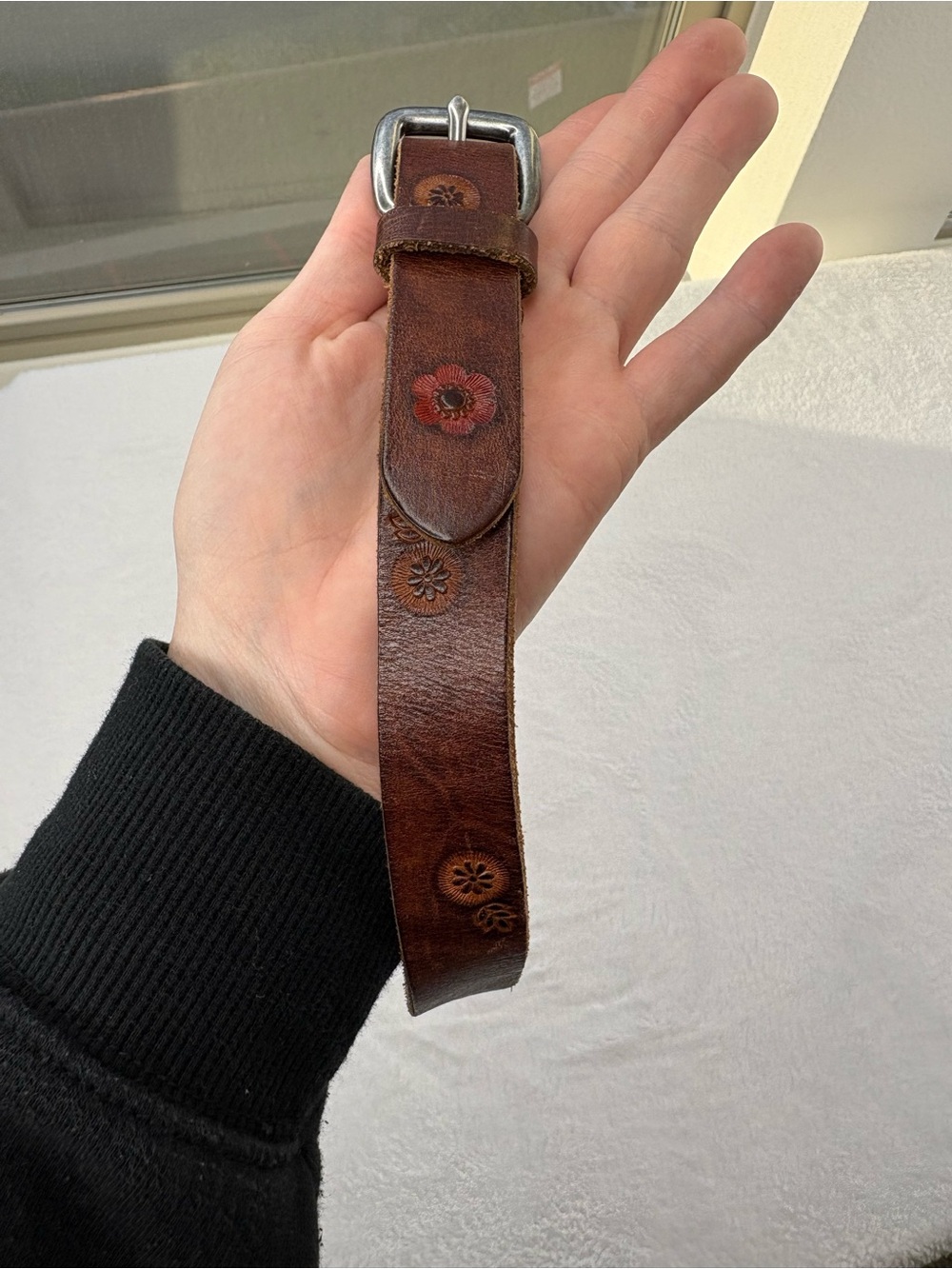 GAP Kids Girls Size Small Stamped Flowers Leather Belt
